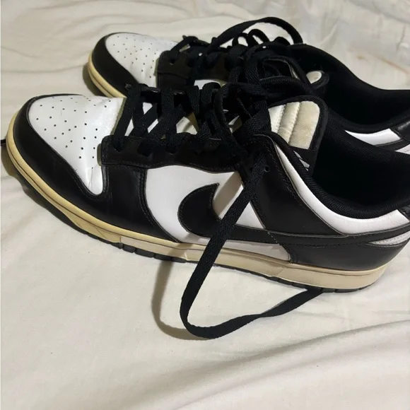 Nike Black and White Men's Sneakers - Picture 2 of 4